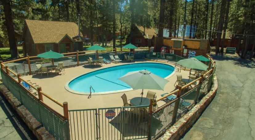 Апарт отель Golden Bear Inc Биг Бэар Лейк Экстерьер фото